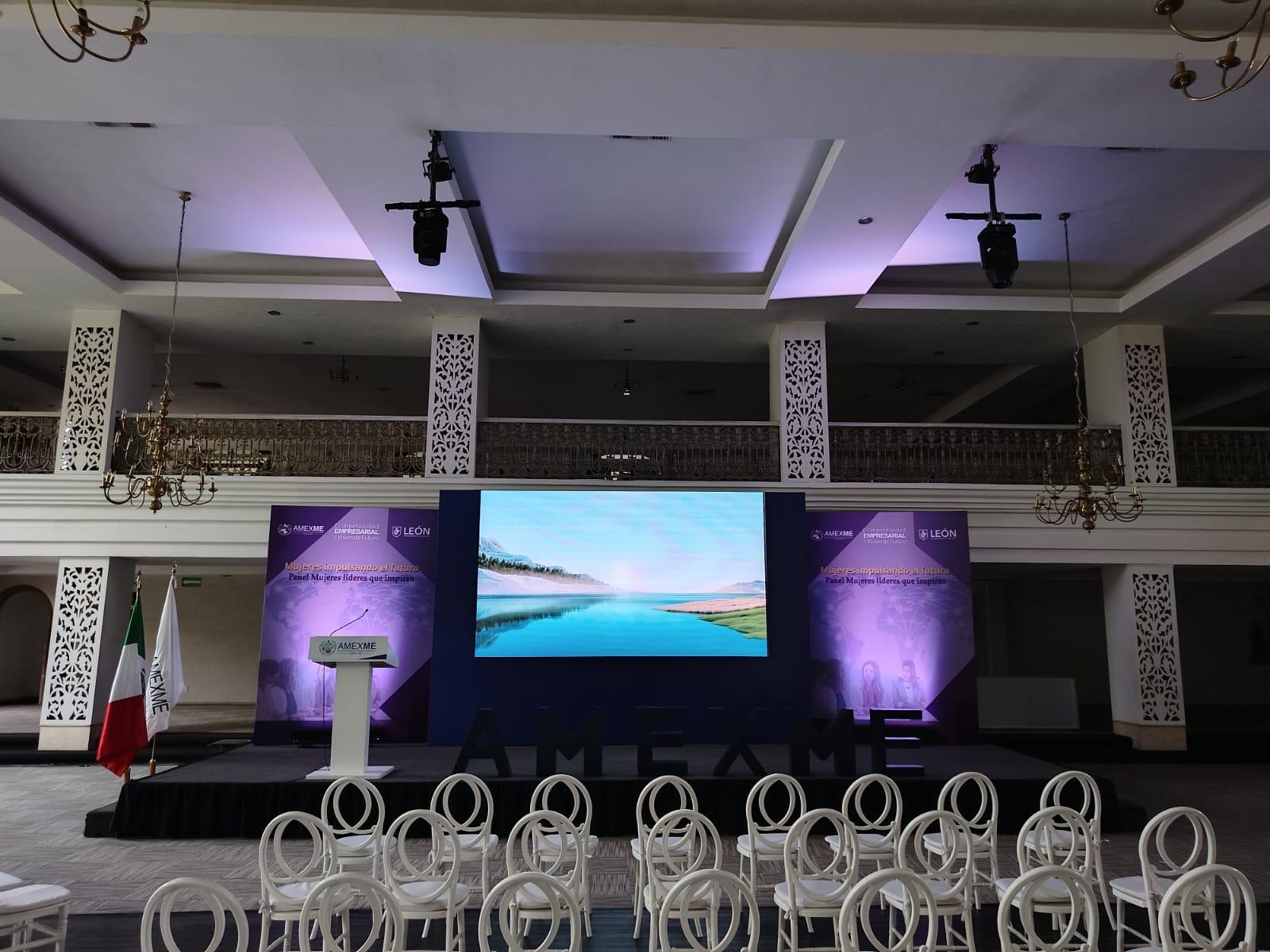 Salón Elegante Púrpura